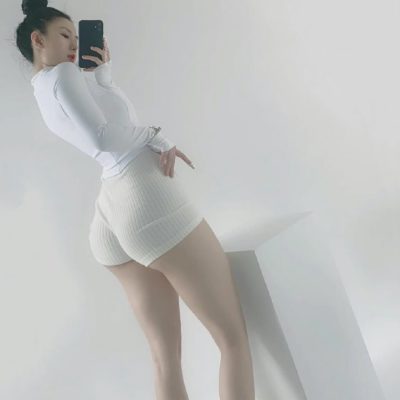 大臀粗腿的女人图片,粗腿根美女大图