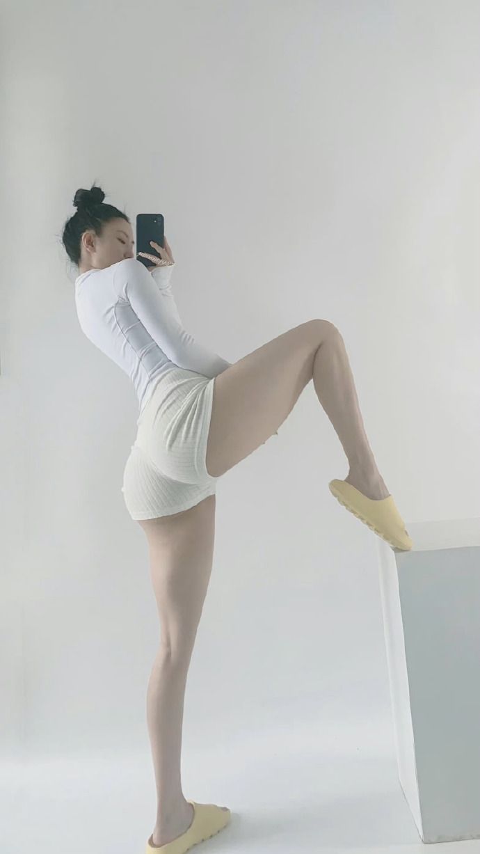 大臀粗腿的女人图片,粗腿根美女大图_8