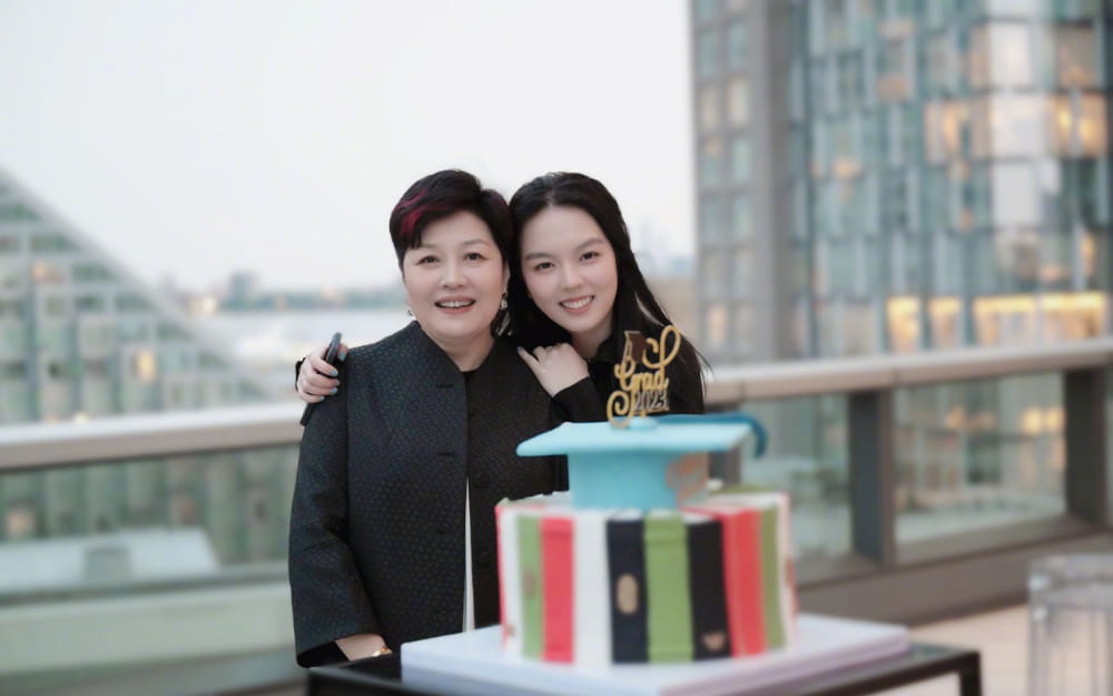 李咏女儿法图麦·李将作为演员出道 已签约经纪公司_6