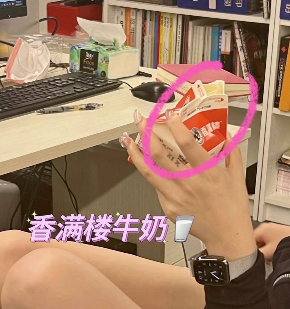 女职员办公室的办公桌图片,女职员真实的办公桌图片_6