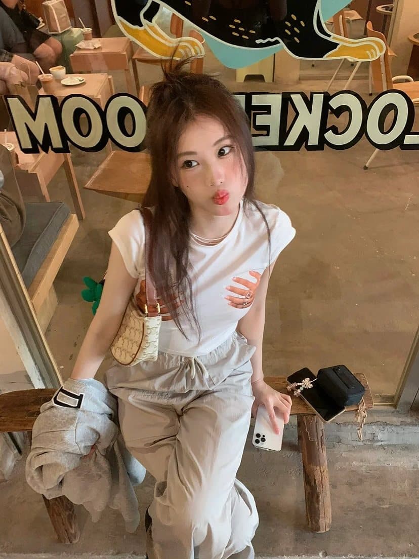 美女穿个性衣服的真人照片 我妈打死我系列！_3