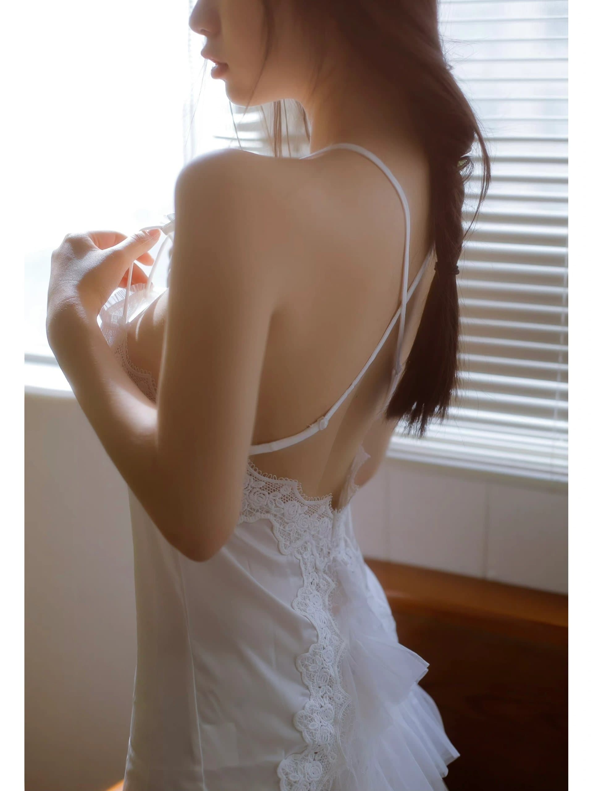 男生喜欢看成熟女人的背影图片_6