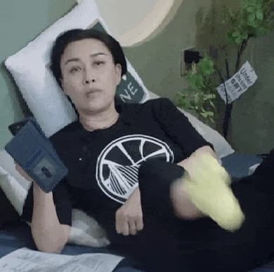 那英搞笑蹬腿gif动态图，妈的,最烦装逼的人