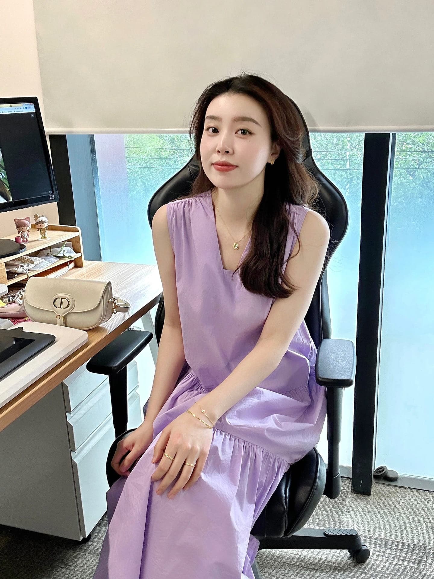 互联网公司办公室女性穿搭图片_7