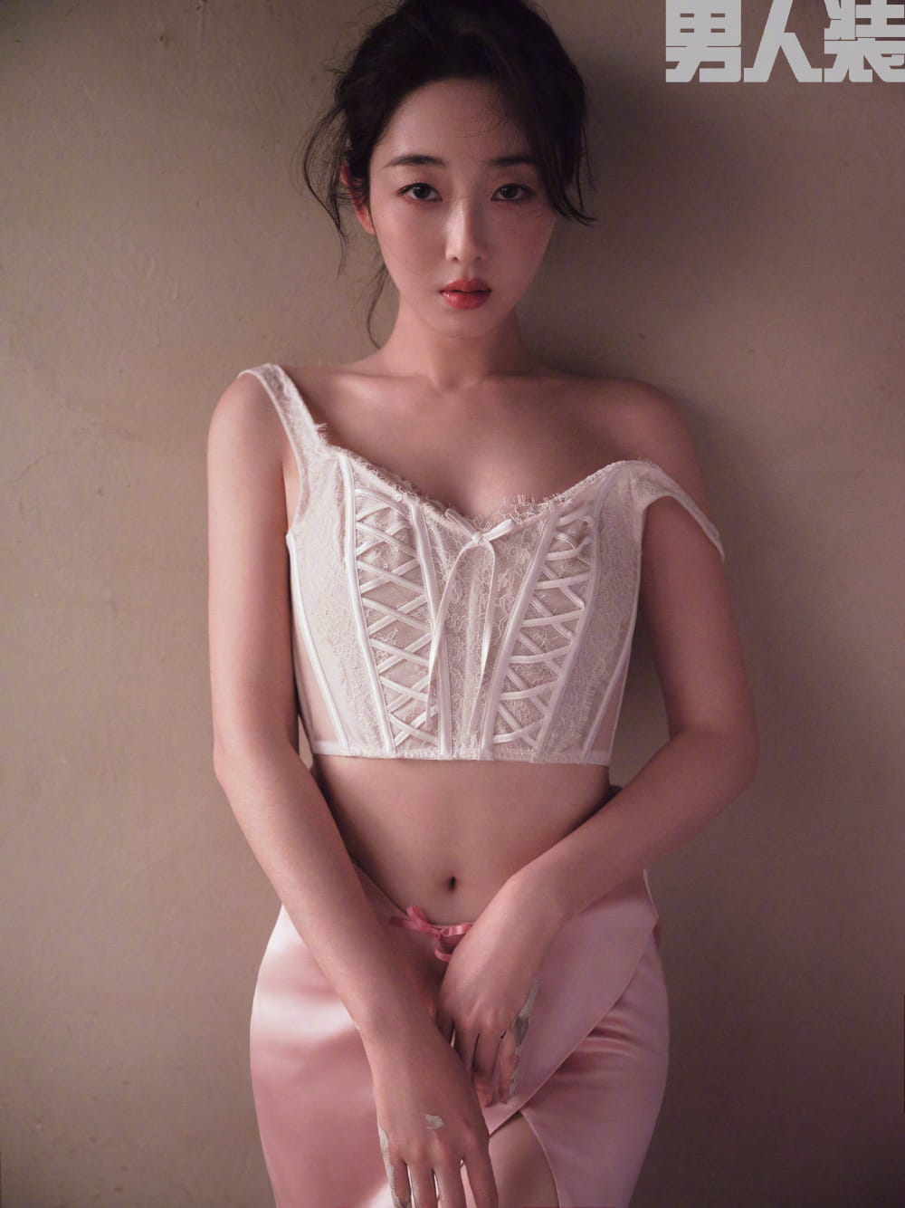 蒋梦婕《男人装》性感 封面写真图片​​​_5