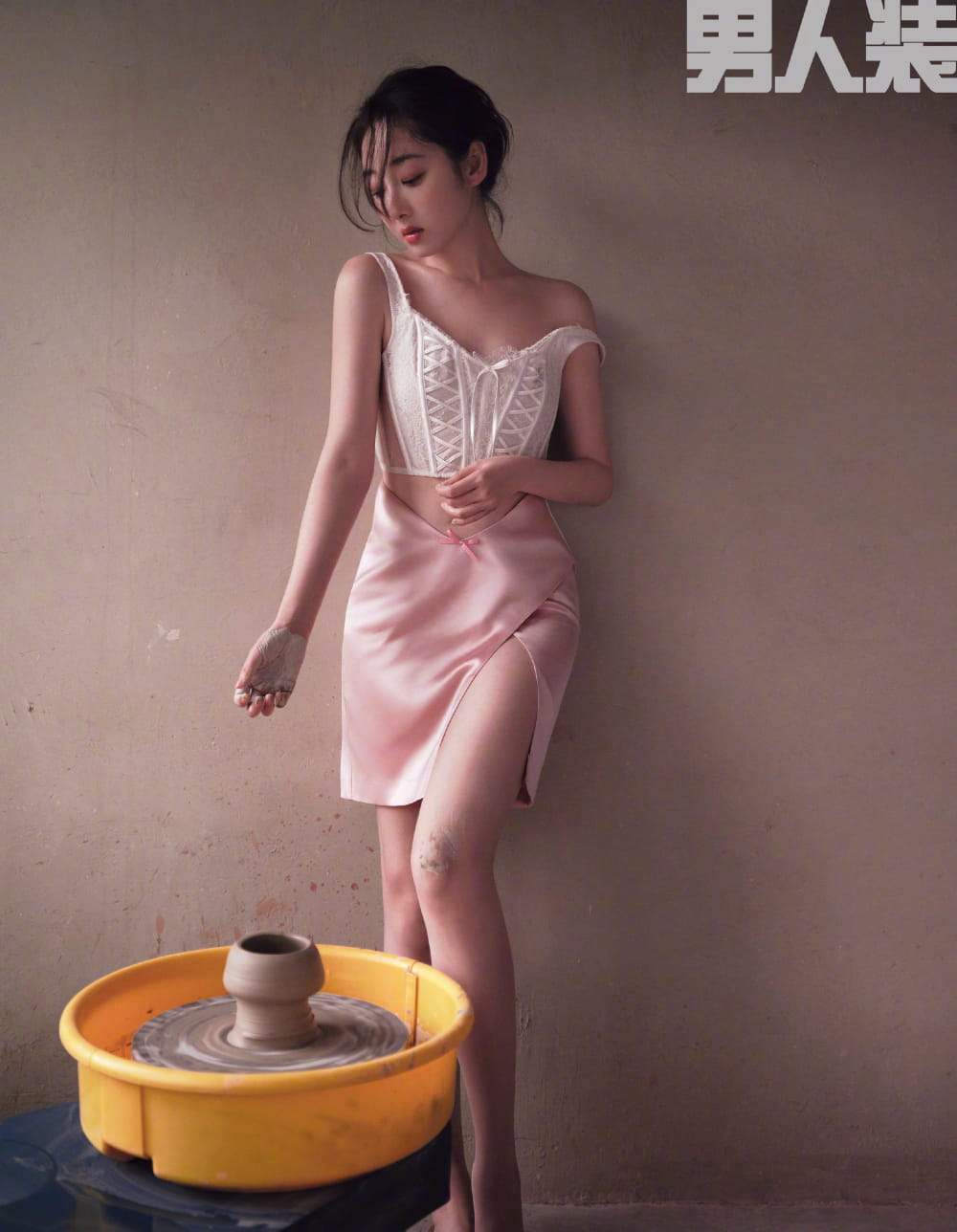 蒋梦婕《男人装》性感 封面写真图片​​​_6