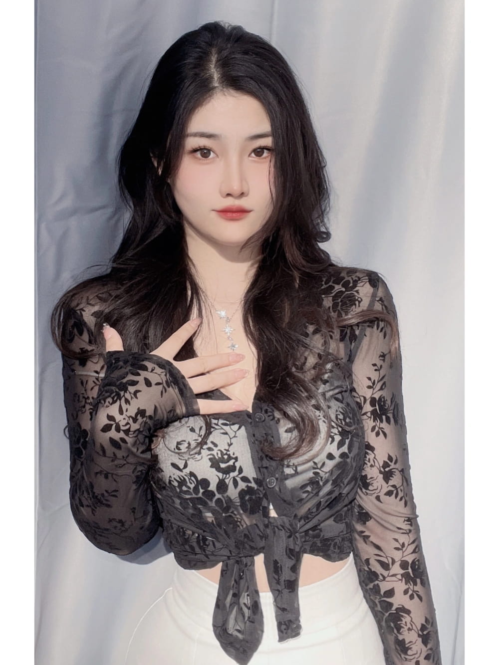 Ootd黑色蕾丝上衣怎么搭配,黑色蕾丝上衣穿搭天花板图片_4