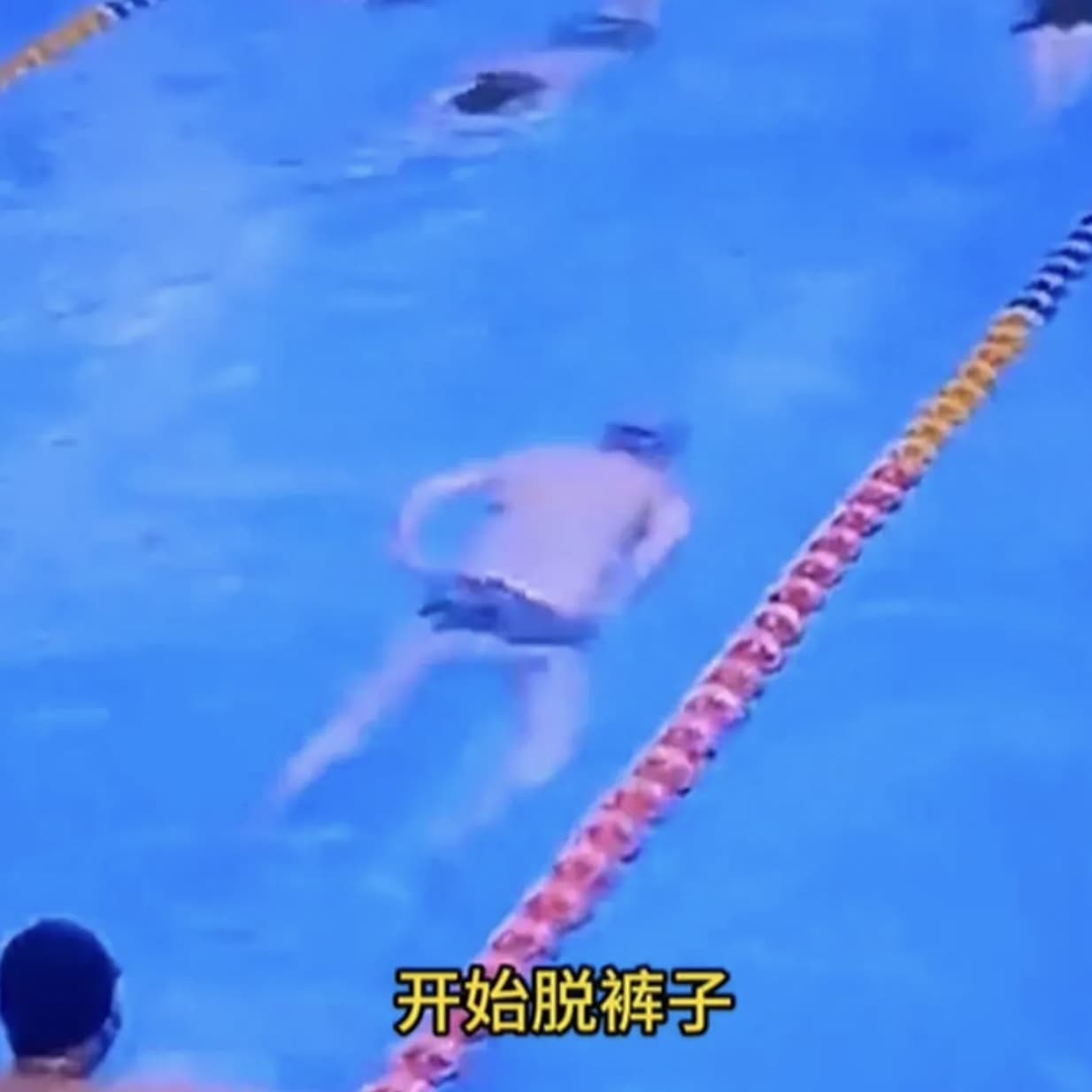 游泳馆一游泳池水的成本是多大，答案是8000快！_1