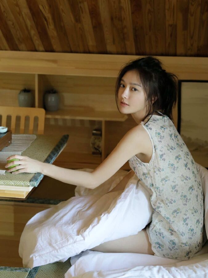 秦岚碎花家居服慵懒松弛感美女头像图集 居家女友温婉气质头像_12