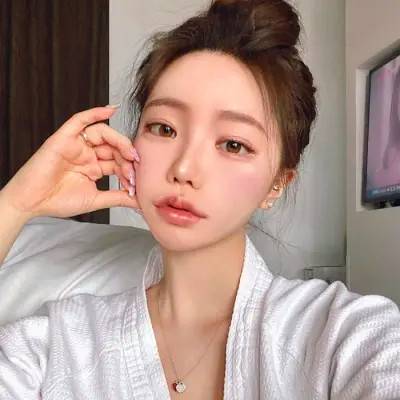 精心挑选的形像与众不同女生头像图片_12