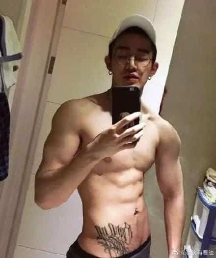 考古帅气男星邓为早期肌肉性感照片 健身的邓为腹肌超赞的！_2