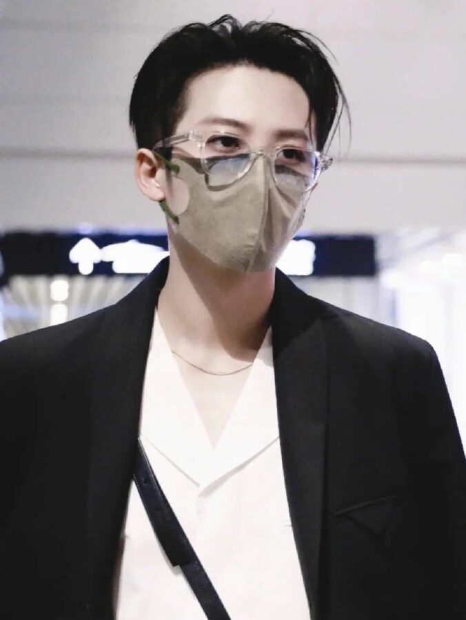 檀健次戴眼镜帅气微信头像图片 金丝银丝黑框白框各种眼镜全部驾驭的檀健次_6