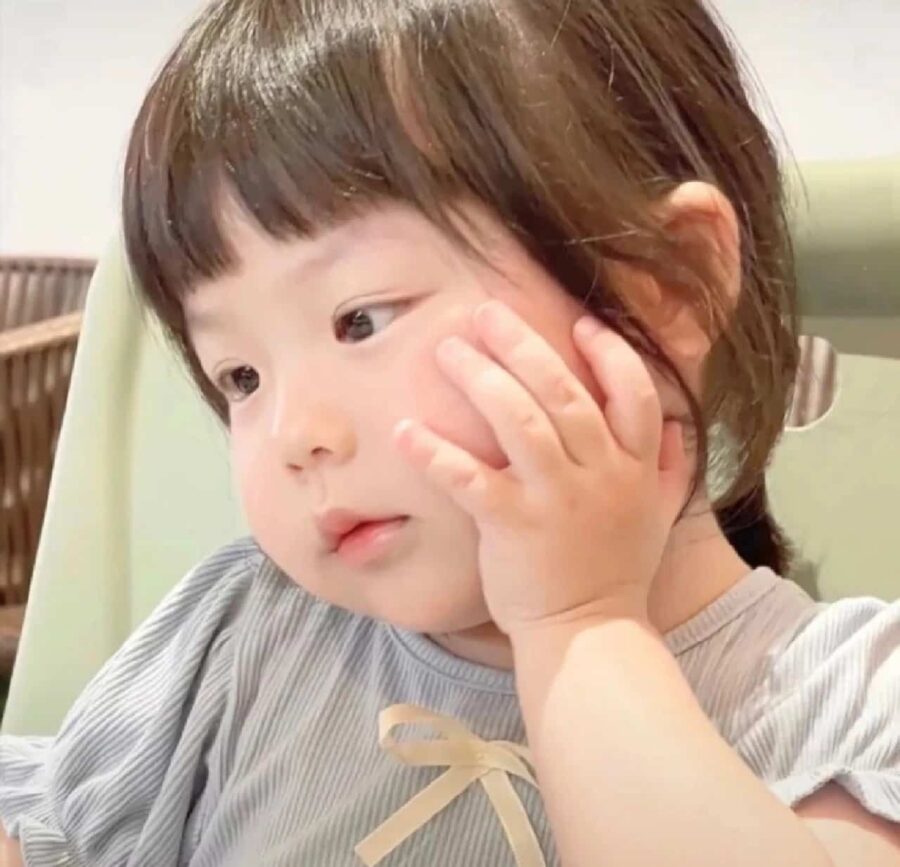 很火的可爱萌娃小男孩小女孩头像 又萌又可爱微信头像_20