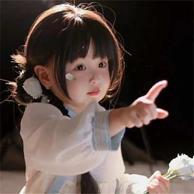 很火的可爱萌娃小男孩小女孩头像 又萌又可爱微信头像_21