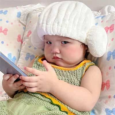 很火的可爱萌娃小男孩小女孩头像 又萌又可爱微信头像_29