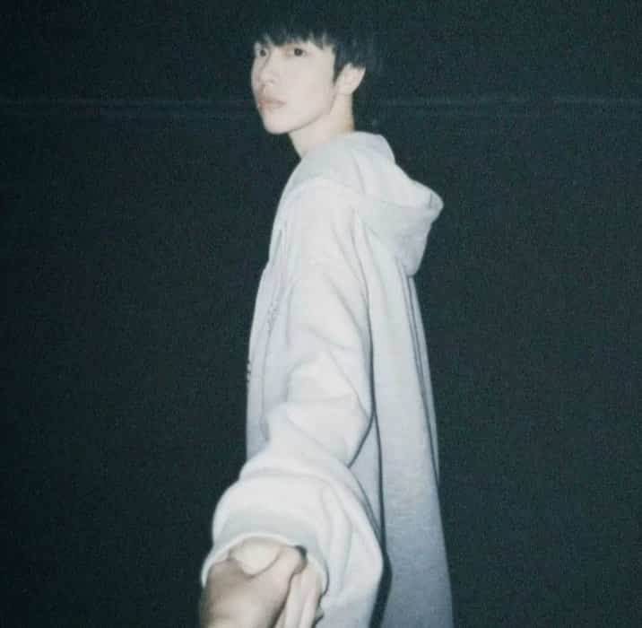 ins高级质感不明显单人情侣头像 低调不容易看出来的真人情头_10