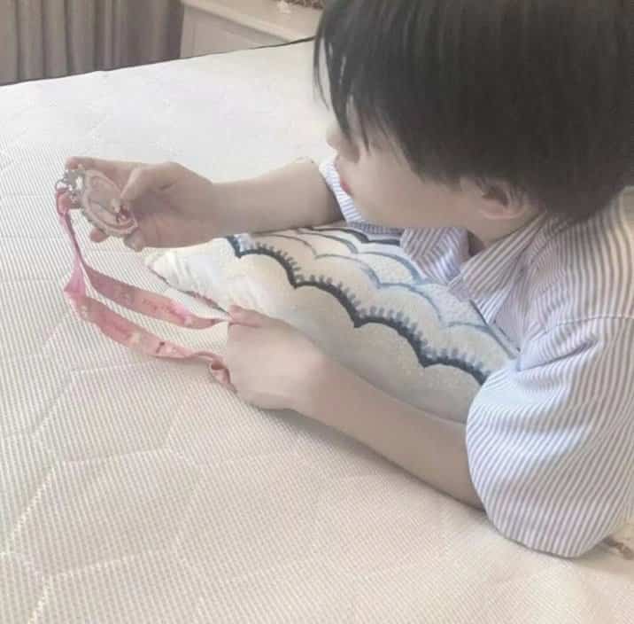 ins高级质感不明显单人情侣头像 低调不容易看出来的真人情头_4