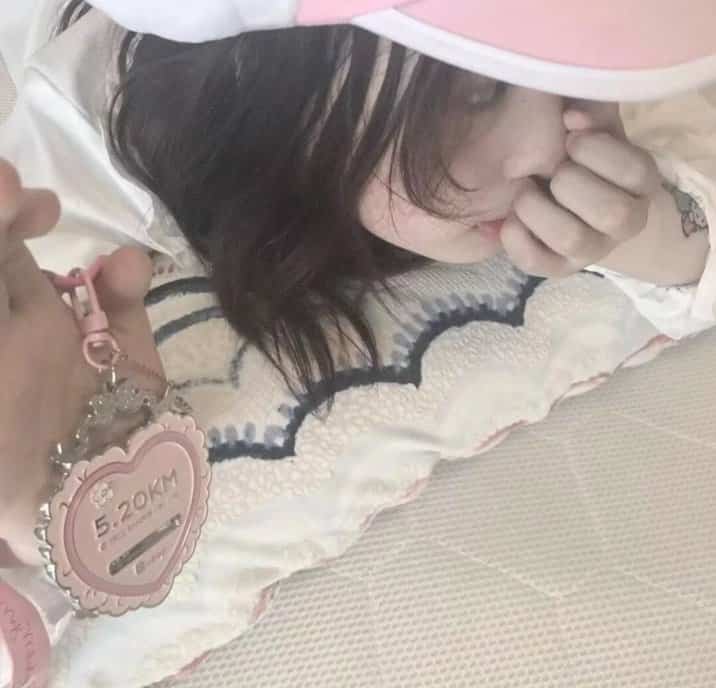 ins高级质感不明显单人情侣头像 低调不容易看出来的真人情头_3