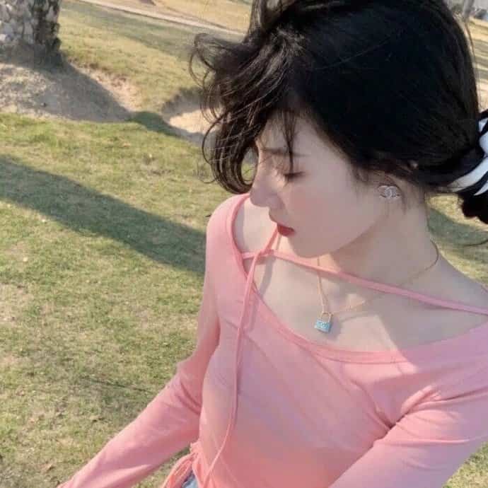 女生适合永久做头像的图片 长期不换真人照片氛围感女头_15