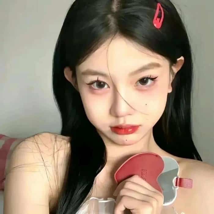 女生适合永久做头像的图片 长期不换真人照片氛围感女头_39