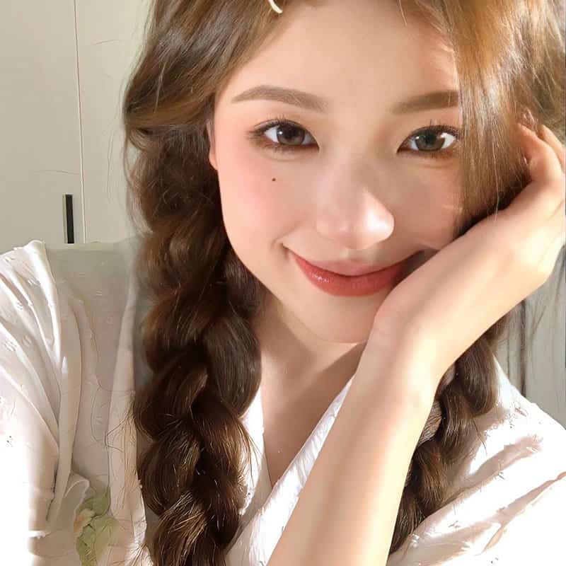 女生适合永久做头像的图片 长期不换真人照片氛围感女头_49
