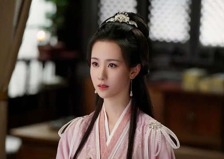 张晚意陈都灵古装情头 苍玄乔婉娩情侣头像 卧龙凤雏就是认不出来！_18