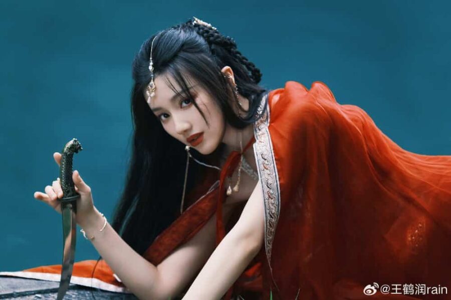 《莲花楼》圣女角丽谯红衣撑伞古装美女头像 痴汉疯批美人王鹤润古风女头_4