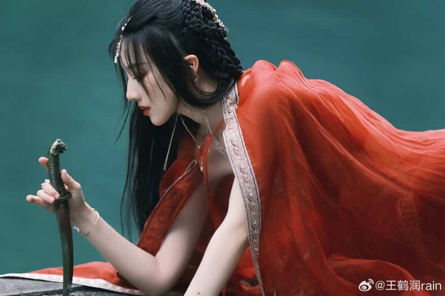 《莲花楼》圣女角丽谯红衣撑伞古装美女头像 痴汉疯批美人王鹤润古风女头_18