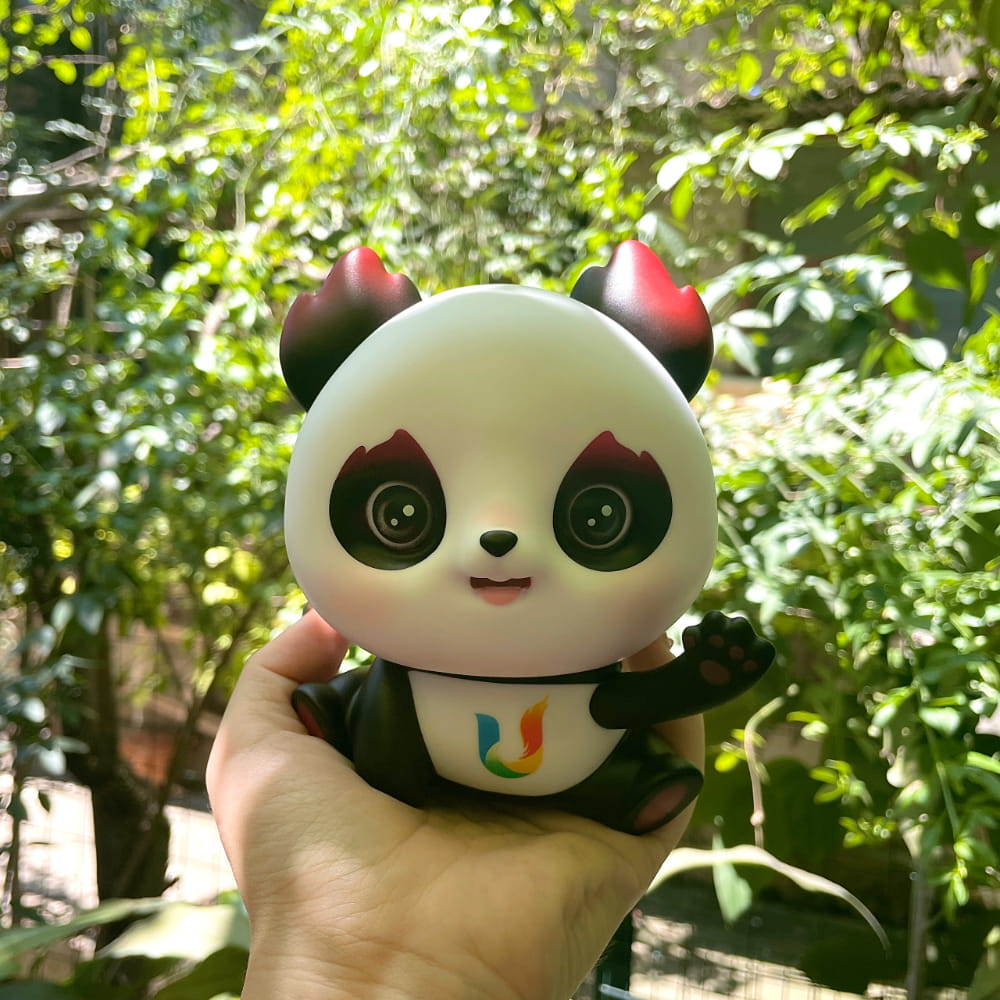 大运会吉祥物蓉宝熊猫手办实拍图_3