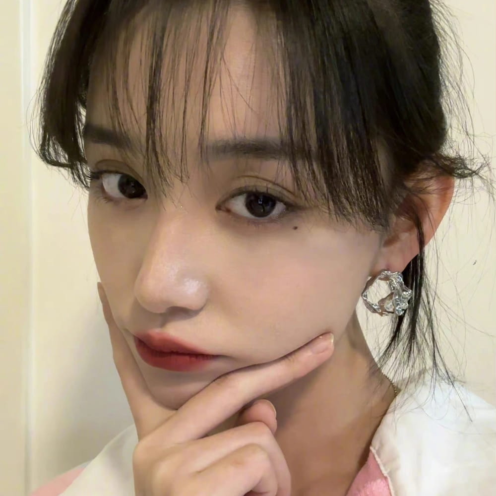 超美氛围感蒋依依头像高清无水印精选_1