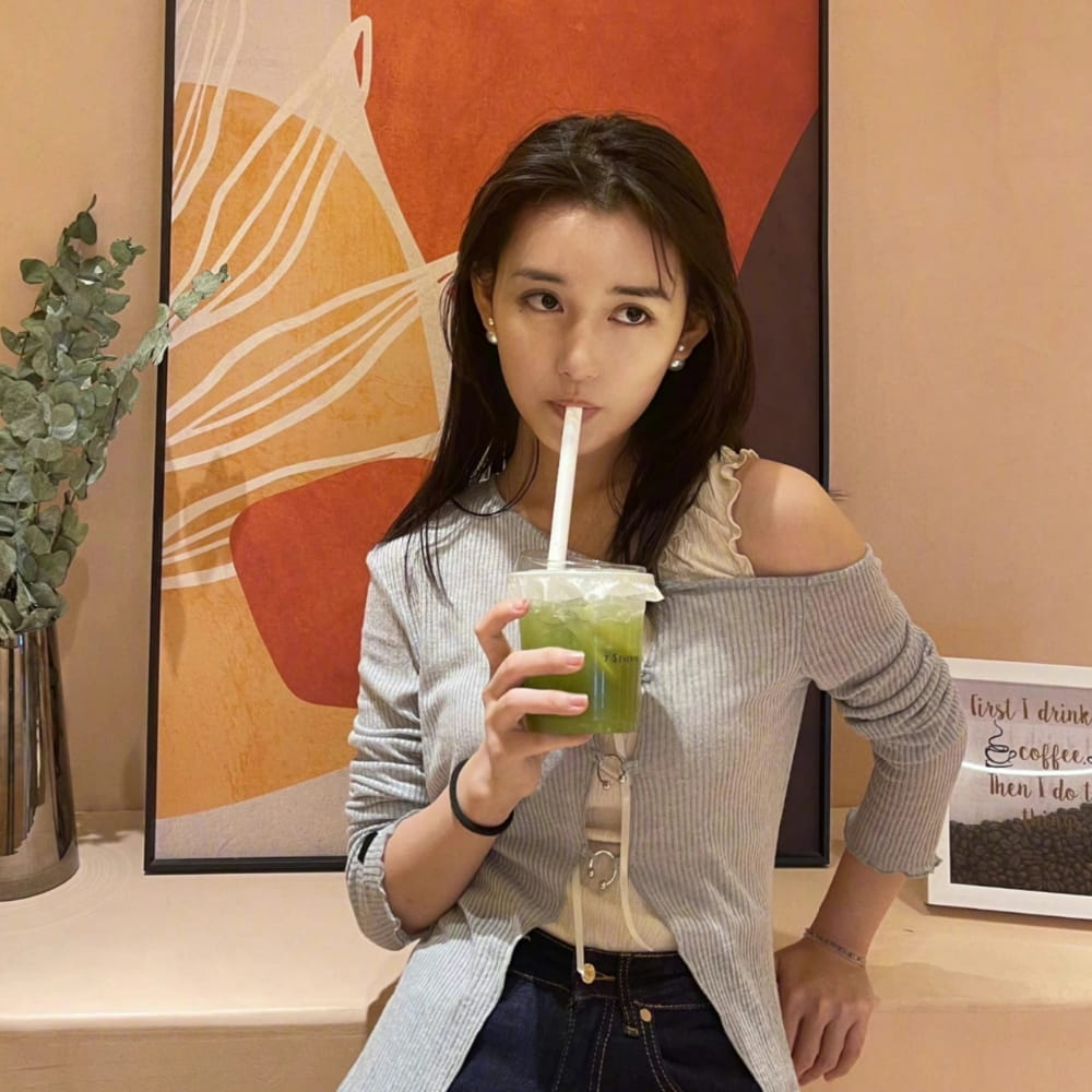 超美氛围感蒋依依头像高清无水印精选_2