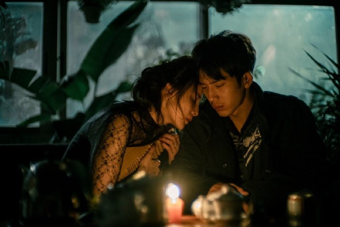 《风中有朵雨做的云》宋佳大满背纹身图片_10