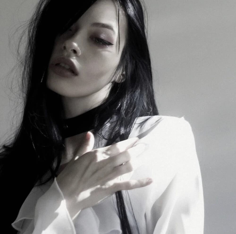 冷冰冰系列头像,冷色调冷美人女生头像_7