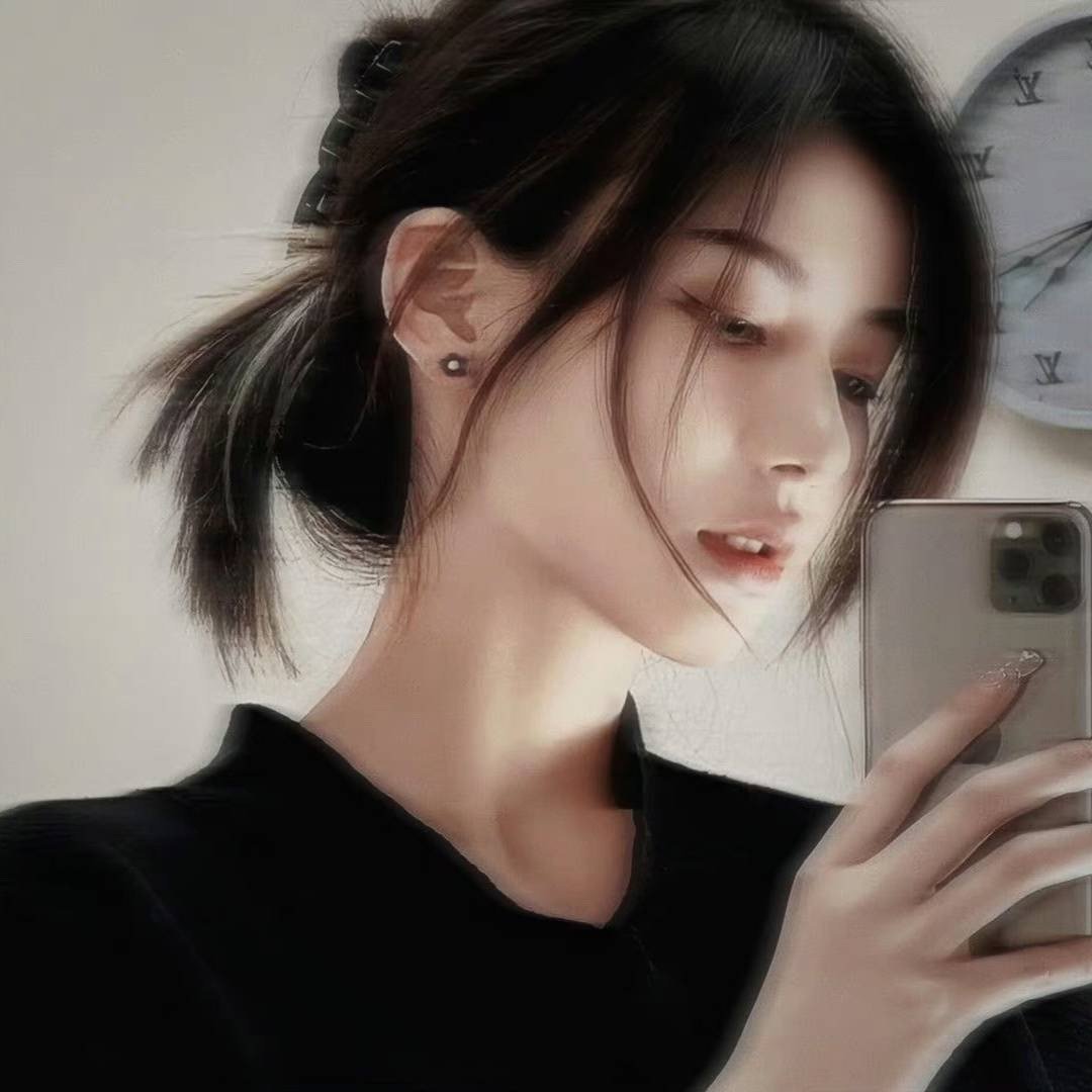 好看又EMO的女生头像无水印图片_4
