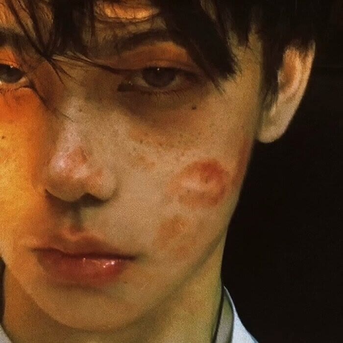 好看又EMO的男生头像无水印图片_5