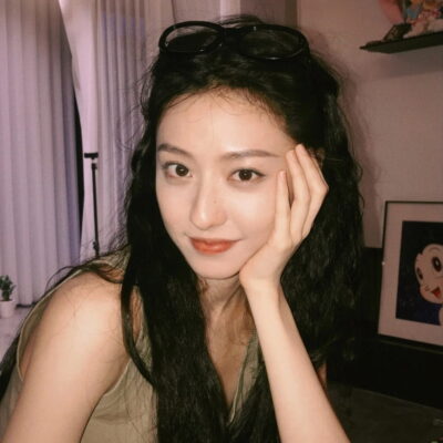 ins氛围感气质美女头像，WECHAT气质女人味的微信头像