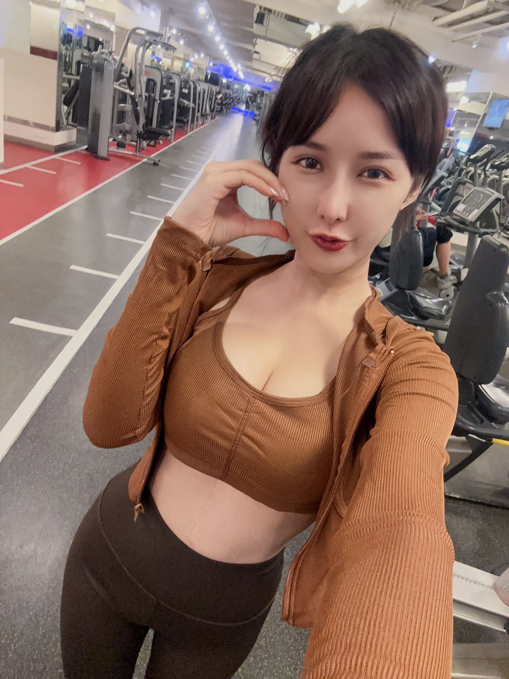 长沙的步行街美女多不多？长沙的步行街的姑娘有多野？_8