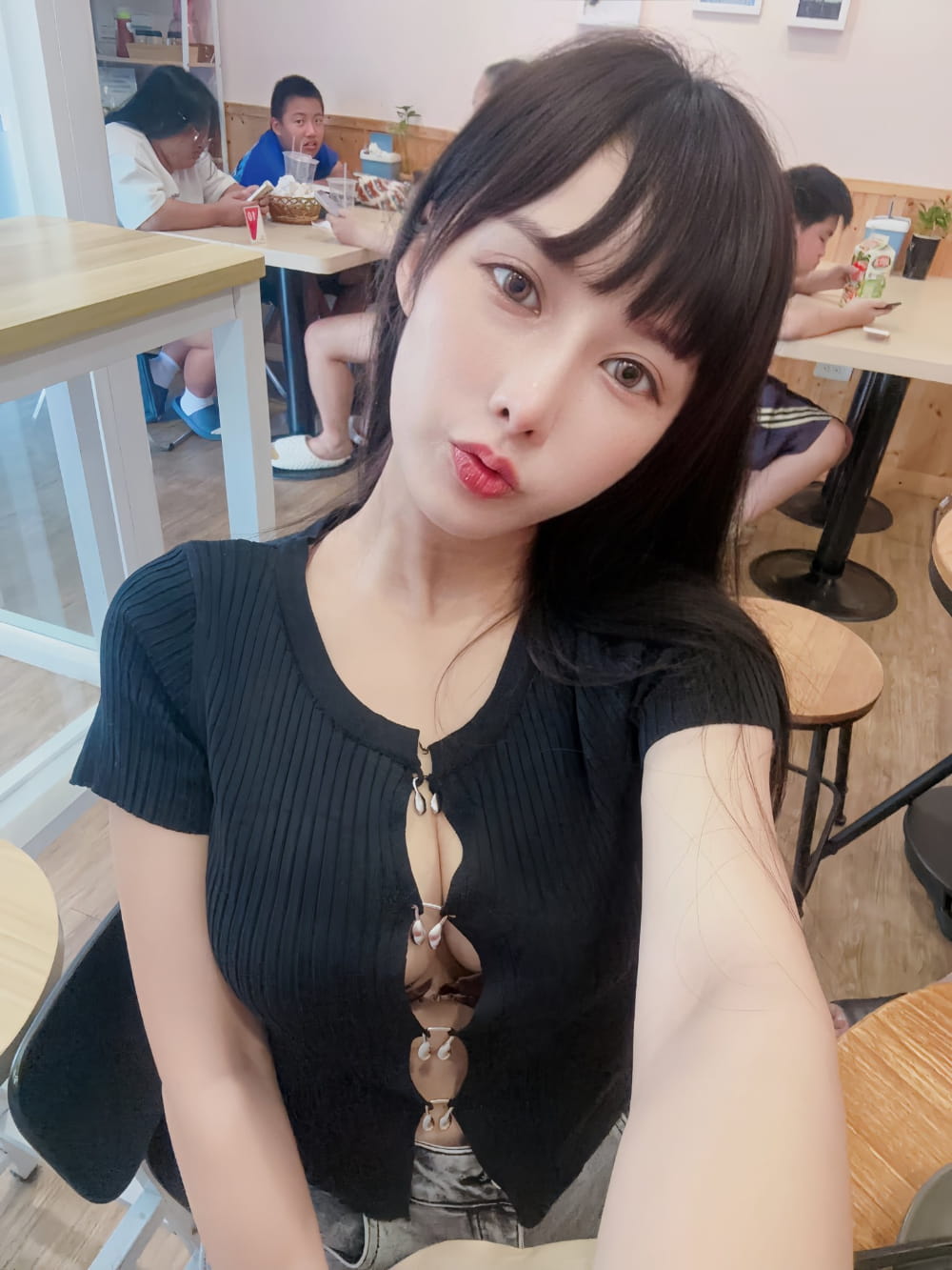 长沙的步行街美女多不多？长沙的步行街的姑娘有多野？_2