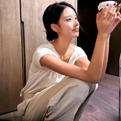 酷到掉渣的女生头像，女生用的酷酷的头像_26