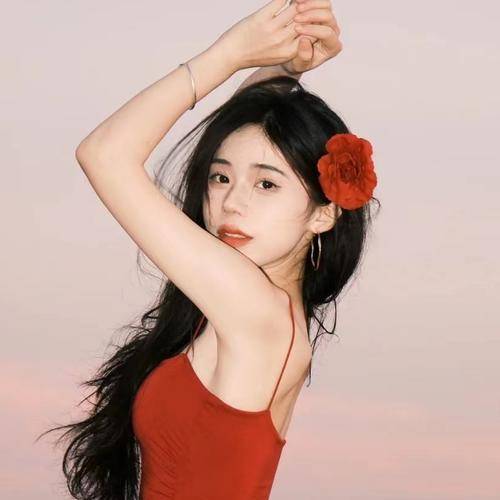 温柔中透露出悲伤的头像图片_24