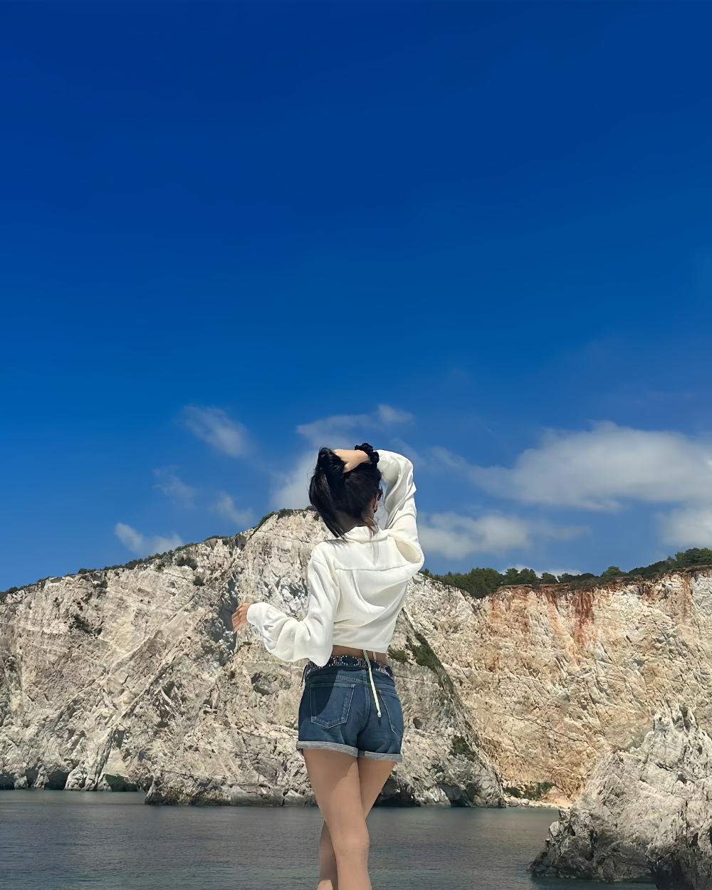 Lisa“人间芭比”泳装高清图片，终于穿上比基尼_4