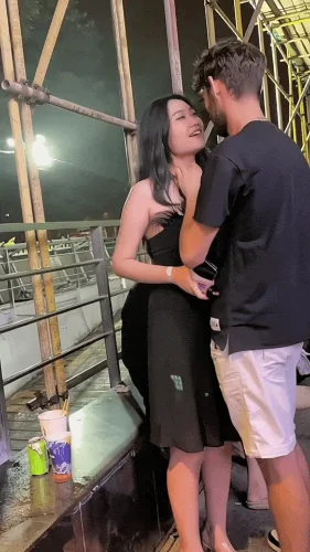 女孩子要自尊自爱,懂得矜持,守住底线_1