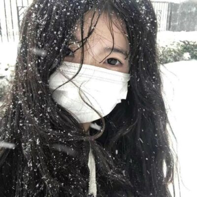 冬天下雪的唯美女生头像，冬天女头像女生雪景氛围感