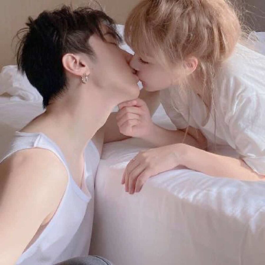 看了会脸红的情头！超甜伪禁欲系男女情侣头像_1