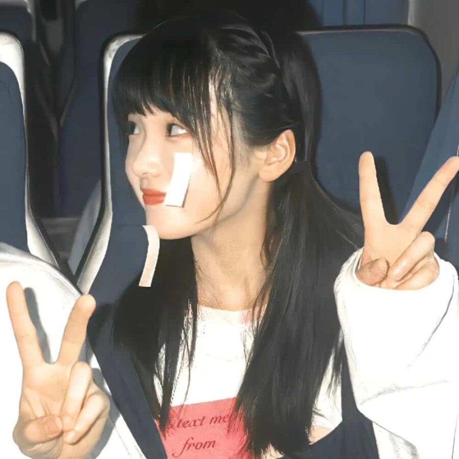 一男一女比心比耶一边一半情侣头像 真人合照单人照片情头_10