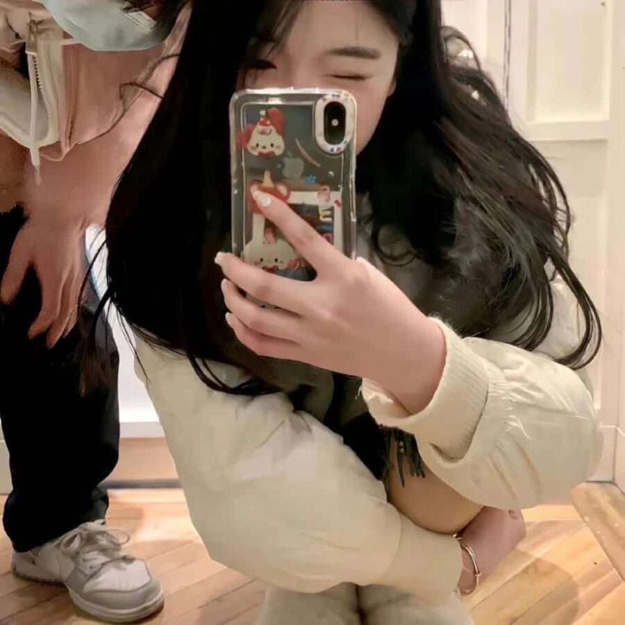 一男一女比心比耶一边一半情侣头像 真人合照单人照片情头_18