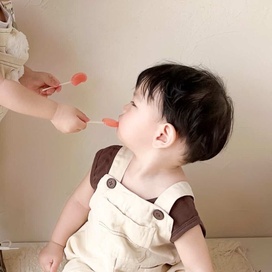 可爱萌小孩子情头高清 超可爱萌娃真人照片一人一张情侣头像_1