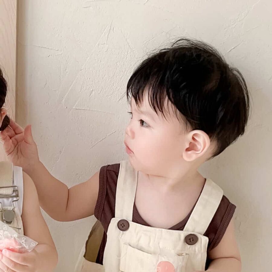 可爱萌小孩子情头高清 超可爱萌娃真人照片一人一张情侣头像_3
