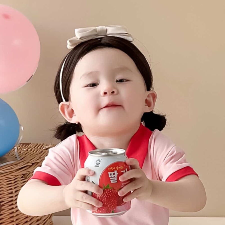 可爱萌小孩子情头高清 超可爱萌娃真人照片一人一张情侣头像_17