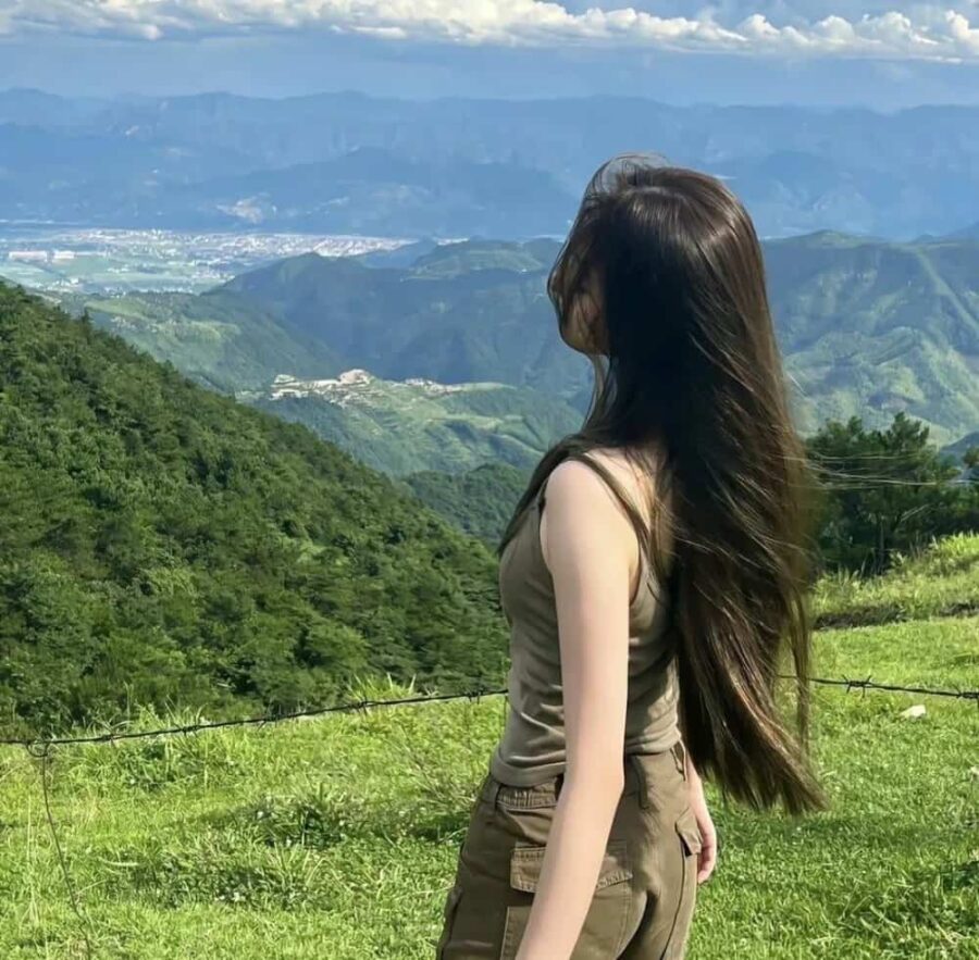 高级小众而又惊艳的ins风真人露脸女生头像 好看不易撞的女生微信头像_16
